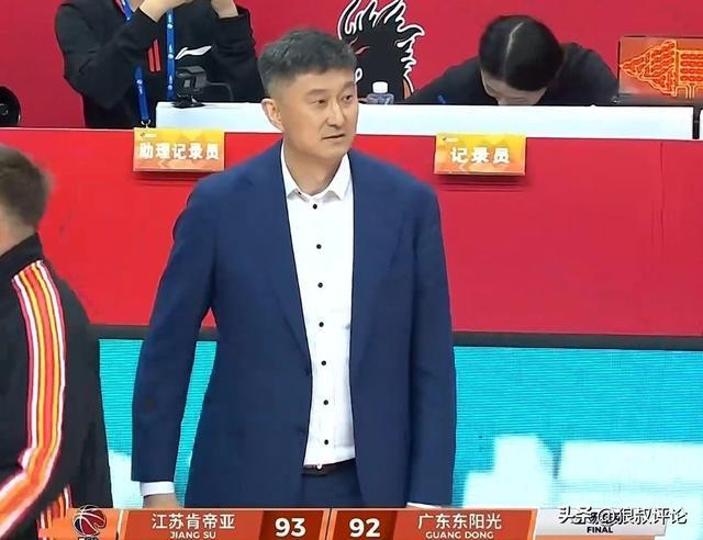 杜鋒：一味地在外線投籃命中率不高 防守沒有能量最後輸球很可惜