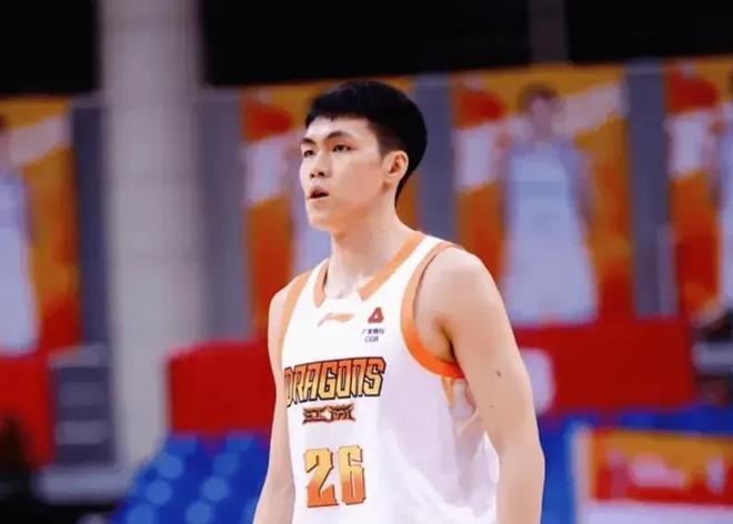 龐崢麟暴走該感謝杜鋒！全場處理球無壓力，就是不包夾，真看不懂