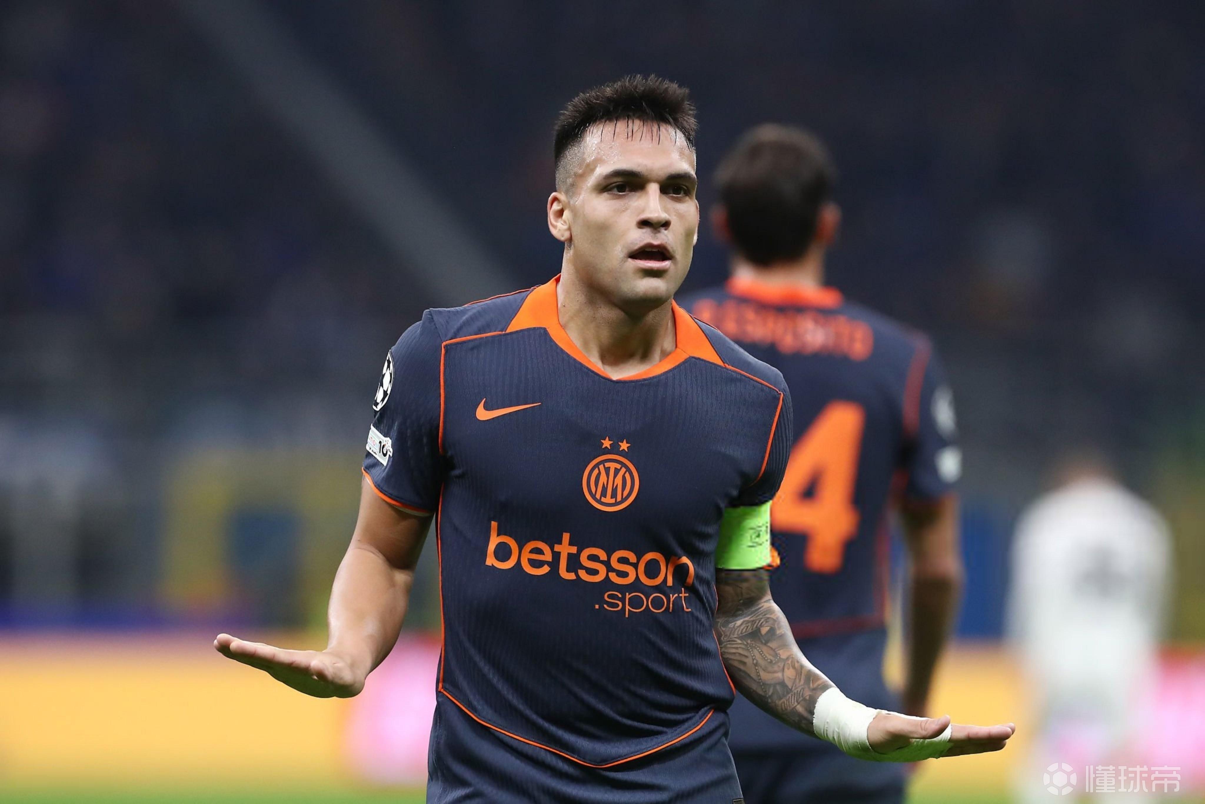 记者：劳塔罗将至少缺战科莫，不一定赶得上战卡利亚里